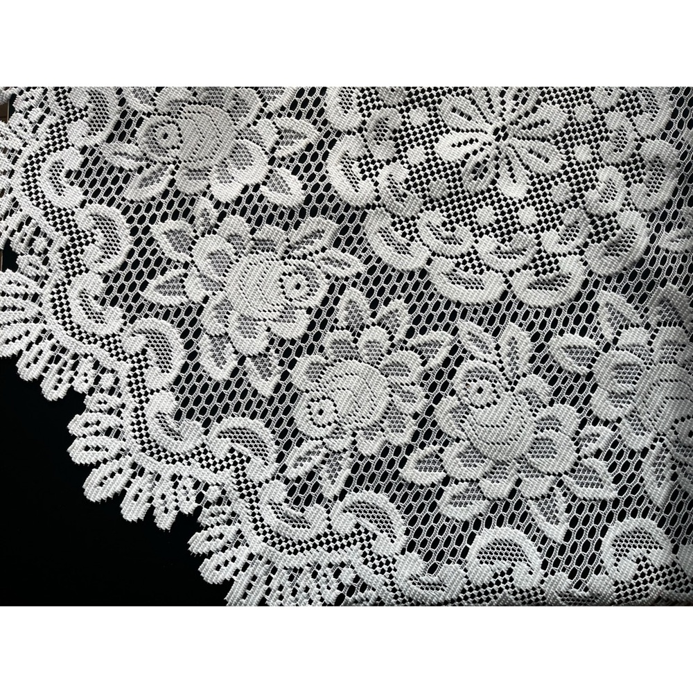 Lace table cloth / covering, 36”